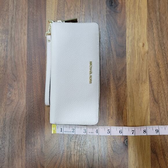 Michael Kors Jet Set Continental Wristlet in Pebbled Leather - Picture 10 of 12